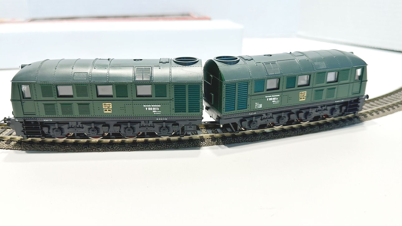 Lima 208115 - Diesel locomotive V188, excellent, boxed