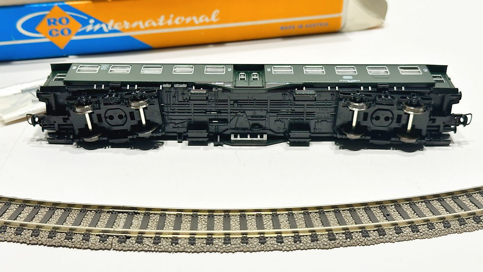 Miniatura: Roco 4252 - 4ax mid-door passenger wagen, 1/2 Cl., excellent, KKK, boxed 