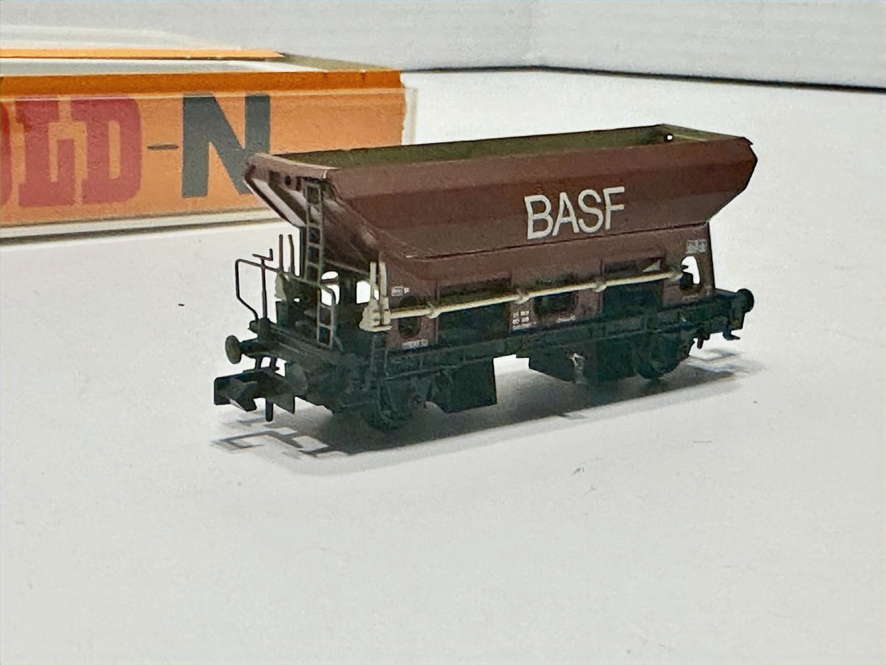 Arnold 4482 BASF - 4ax self-unloading wagen, excellent, boxed