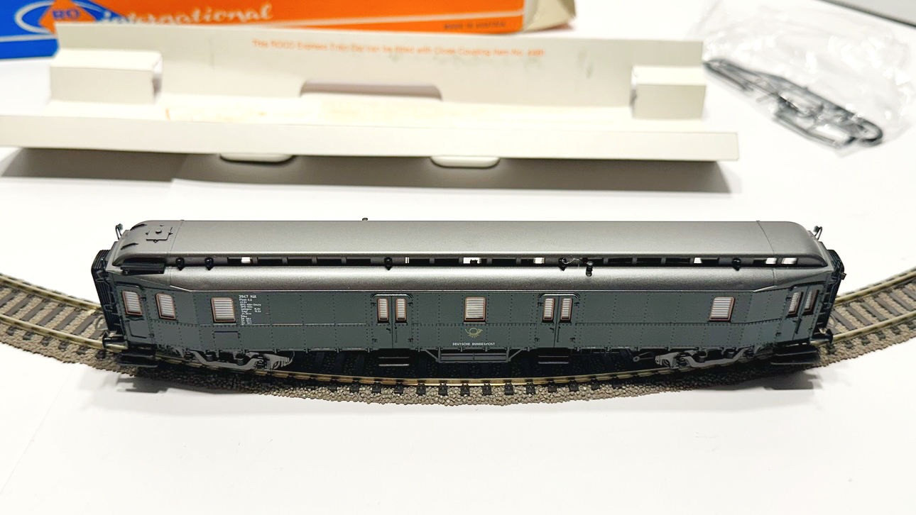 Roco 4293 -4ax Prussian express mail wagen, +acc., excellent, boxed