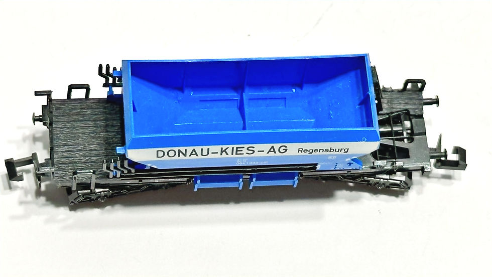 Miniaturbild: Minitrix 13605 self-unloading wagen DONAU KIES, excellent, boxed