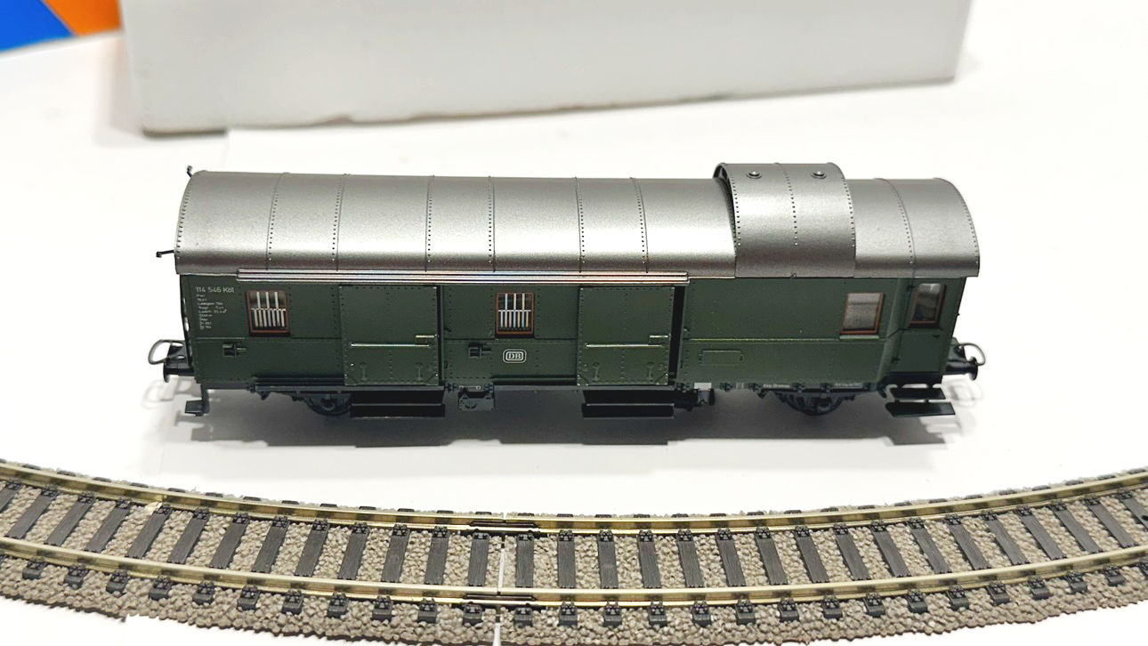 Roco 4204A - 2ax luggage wagen, w/ 8 sliders & acc., excellent, boxed