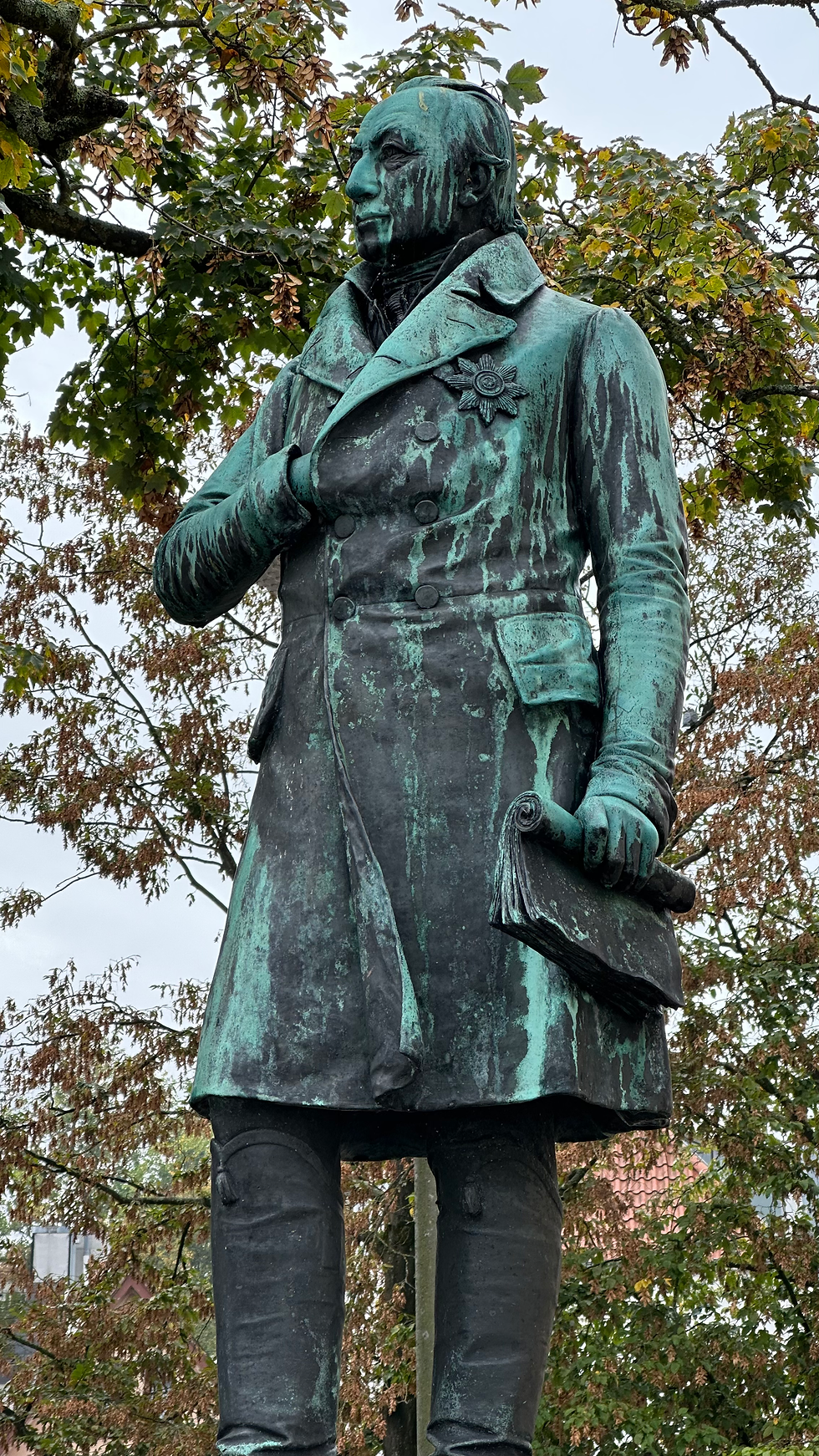 Denkmal bzw. Statue von Peter Friedrich Ludwig auf dem Schlossplatz in Oldenburg