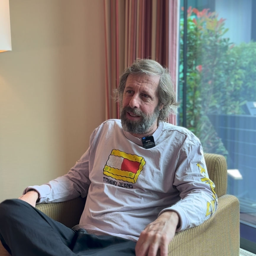 Ganz entspannt: Oliver hatte noch mit einem kleinen Hangover von der Eröffnungsparty im „Karin's“ zu kämpfen, erwies sich aber dennoch als toller Gast. (Bild: Kulturschnack)