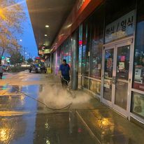 Commercial sidewalk power washing