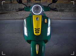 Vespa GTS300 Lotus Racing 16