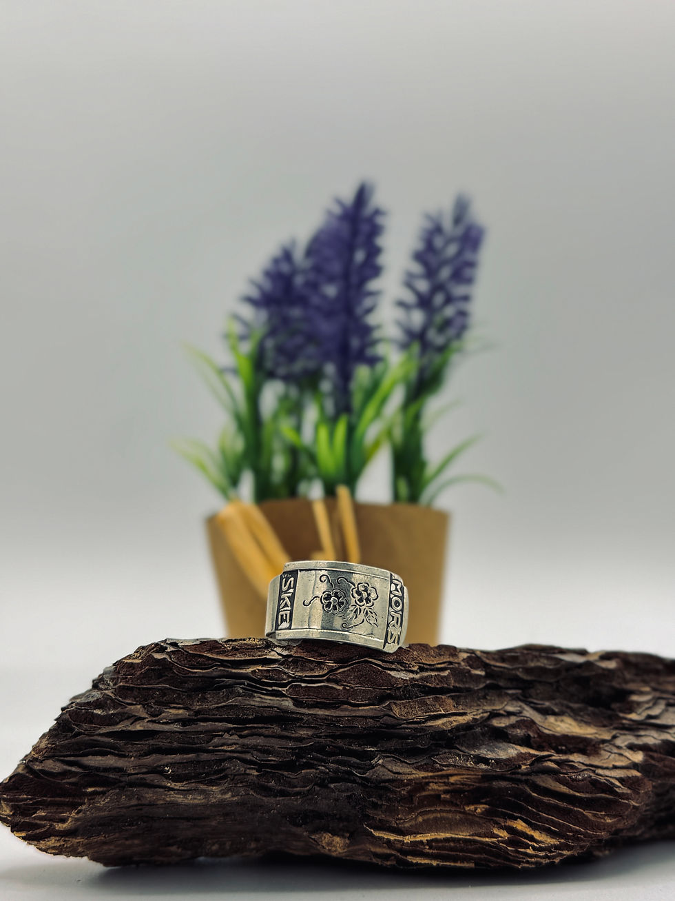 Ring aus dem Stiel eines skandinavischen 830er Silber Kaffeelöffels gefertigt