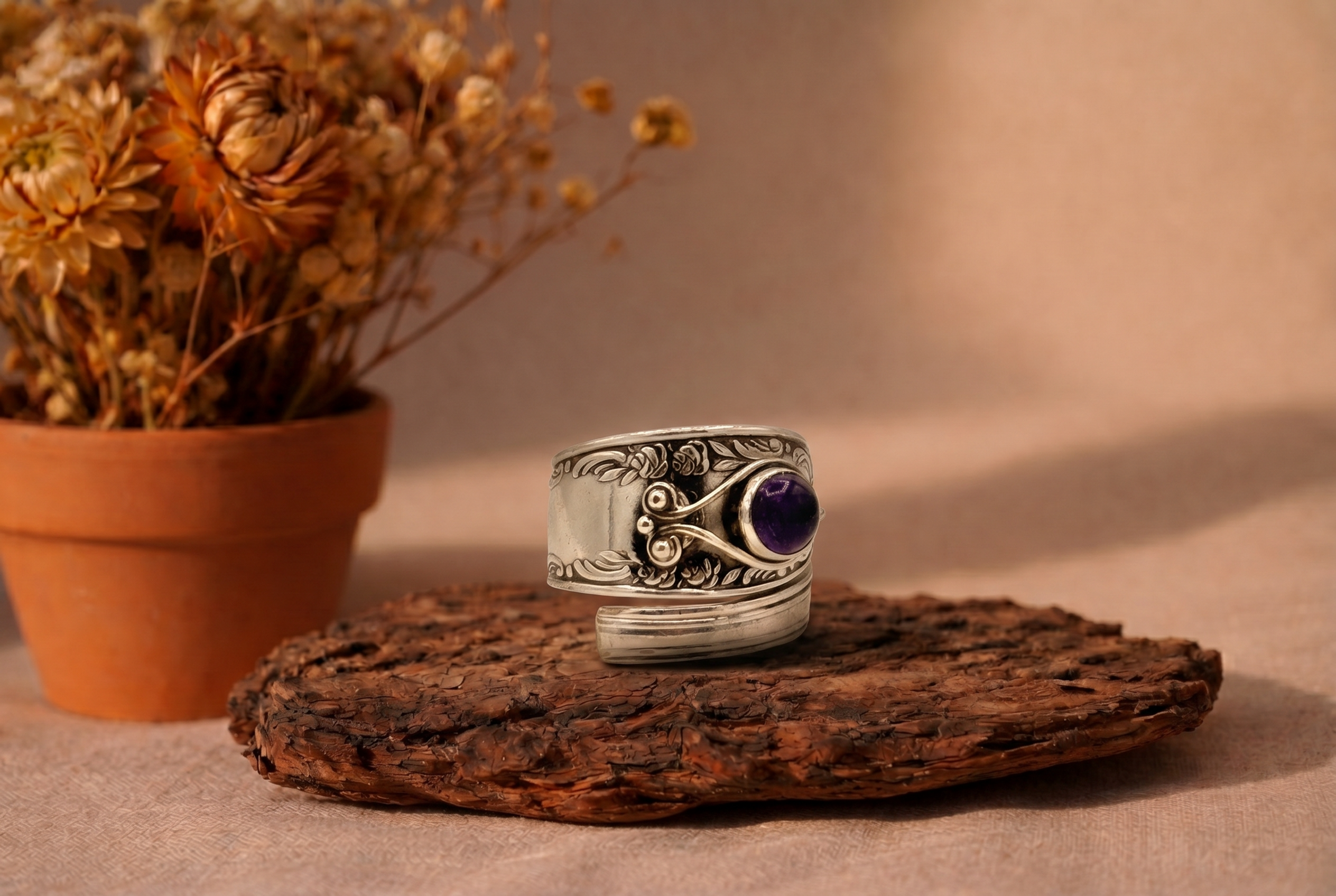 Besteckschmuck Ring aus einem vers. Kaffeelöffel Stiel mit Amethyst
