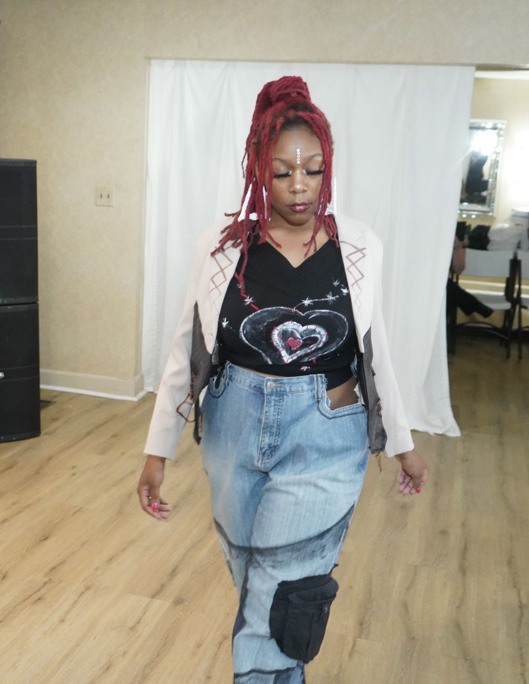 (XL) Cutout Elastic Mom Jeans