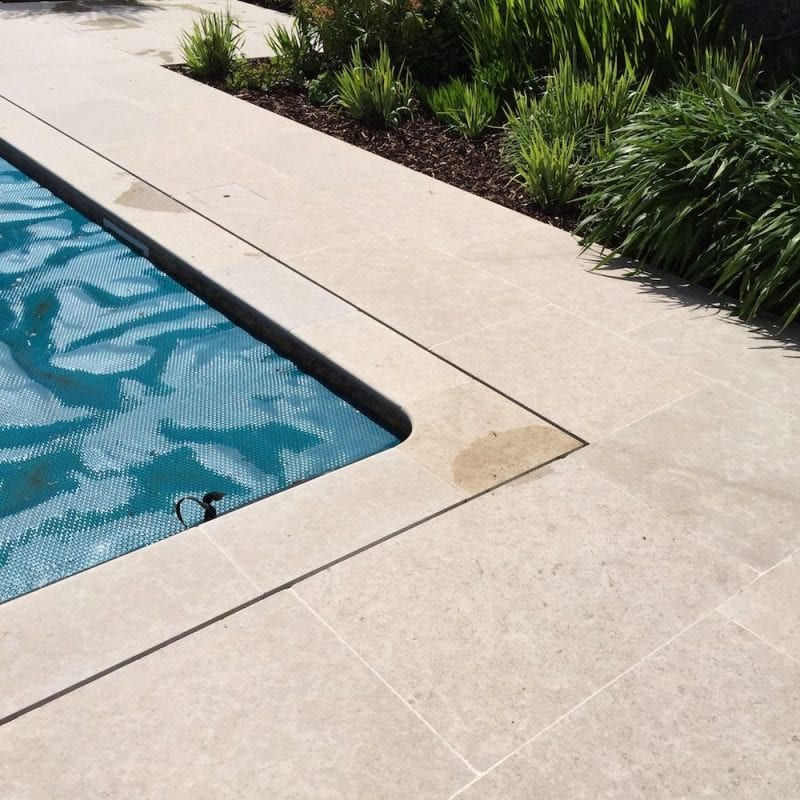 Lambelle poOL