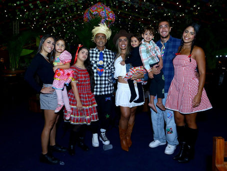 Romário reúne personalidades no tradicional Arraiá do Baixola, que une celebração, solidariedade e muito forró na Barra da Tijuca