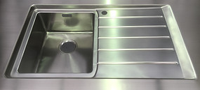 Platinum Metal Fabrication prides ourselves in the best quality welding in stainless steel, carbon steel, aluminium and exotic metals. CNC, Forming, weld, welding, bending, folding, mandrel, pipe, tube, polishing, copper, tig, mig, MMA, Balustrade,  comercial, training, install, WCE, 4x4, Lifted 