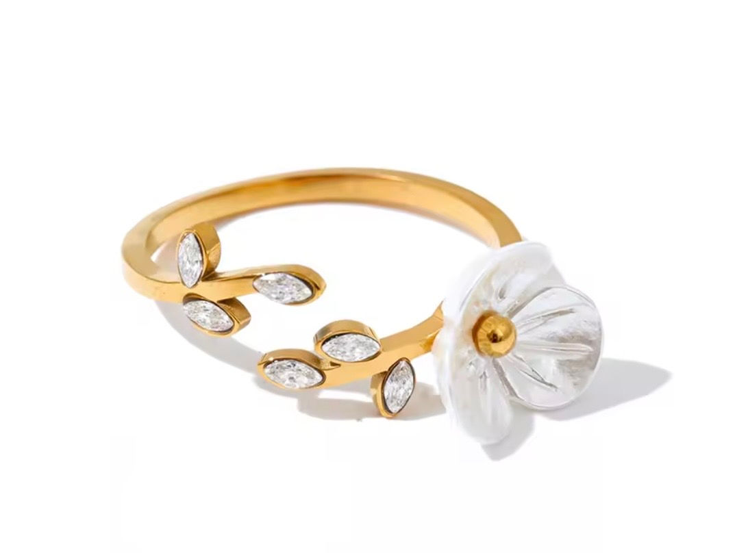 Snow White Ring 
