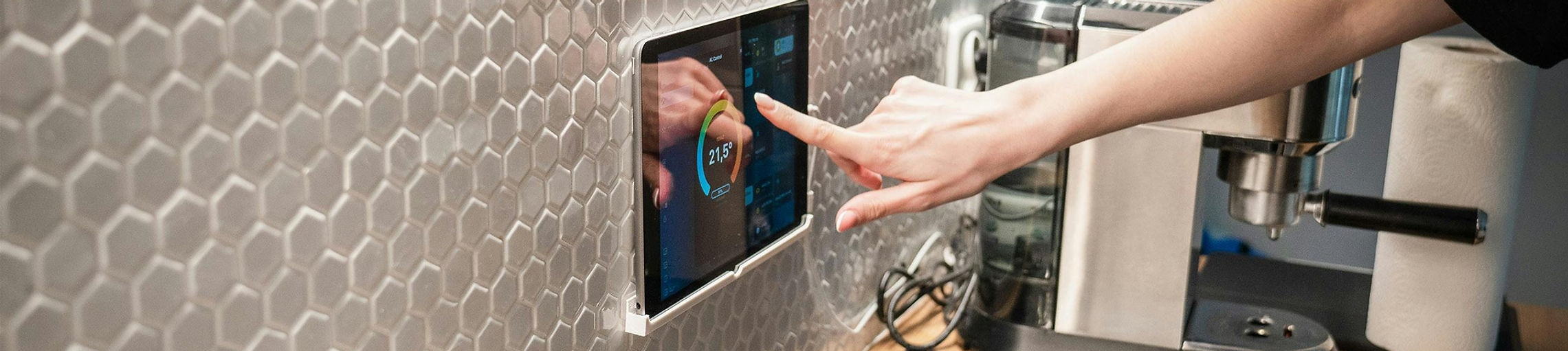 Smart home controler