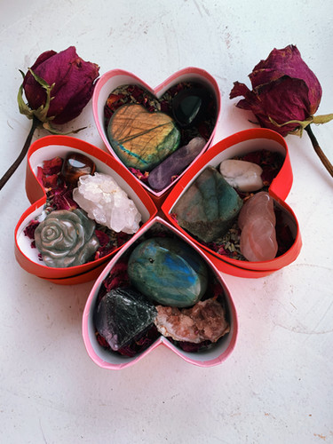 Crystal Valentine&rsquo;s Day Boxes | holographichippie