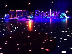 Décoration florale scène événement