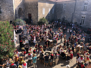 Cocktail in the main courtyard