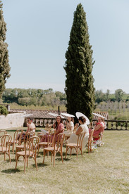 Furniture loaned by NPA Event, in Eysines ©La Rue des Madeleines