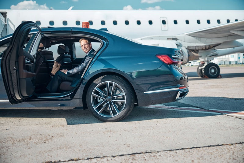 airport transfers pakenham
