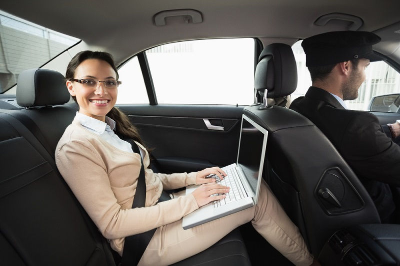 airport transfers pakenham