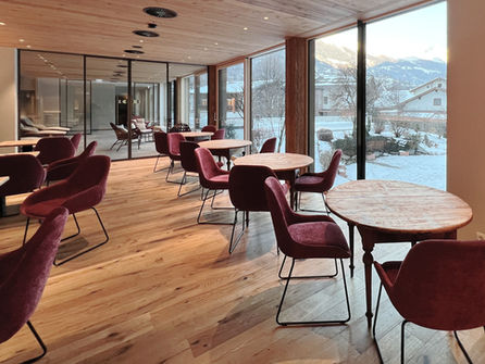 1620x1080_Interior Tagescafe.jpg