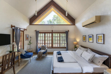 luxury 3 Bhk villa rental with bed room book now