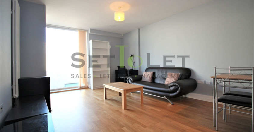 Circus 16 Apartment Lounge