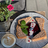 Babanenbrot mit Flat White_edited.jpg