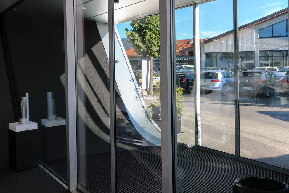 Proyecto Audi Terminal Bad Tölz - Alemania Diseño Arquitectónico por Sandra Krinner. Fotografía por Natalia Parrado. AD Nat