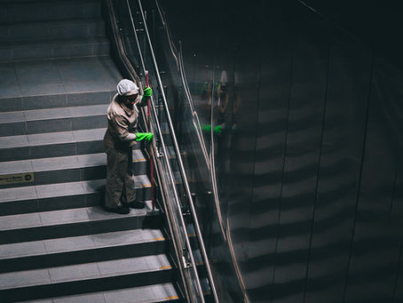 Why your business should use a professional cleaning contractor