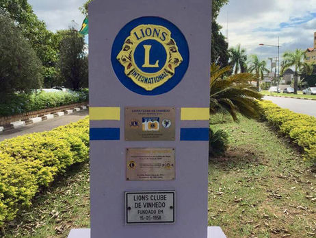 Desde 1958, o Lions Clube de Vinhedo tem sido um pilar de solidariedade, cidadania e ação comunitária. Com mais de seis décadas de história, seguimos firmes no propósito de servir com dedicação, compaixão e responsabilidade, sempre pensando no bem-estar da nossa cidade e daqueles que mais precisam.