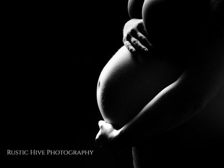 London Art Galleries Portraying a Maternal Mindshift | Hudson Valley Newborn Photographer