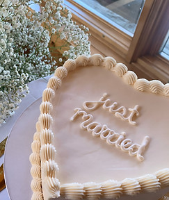 heart cake with piping