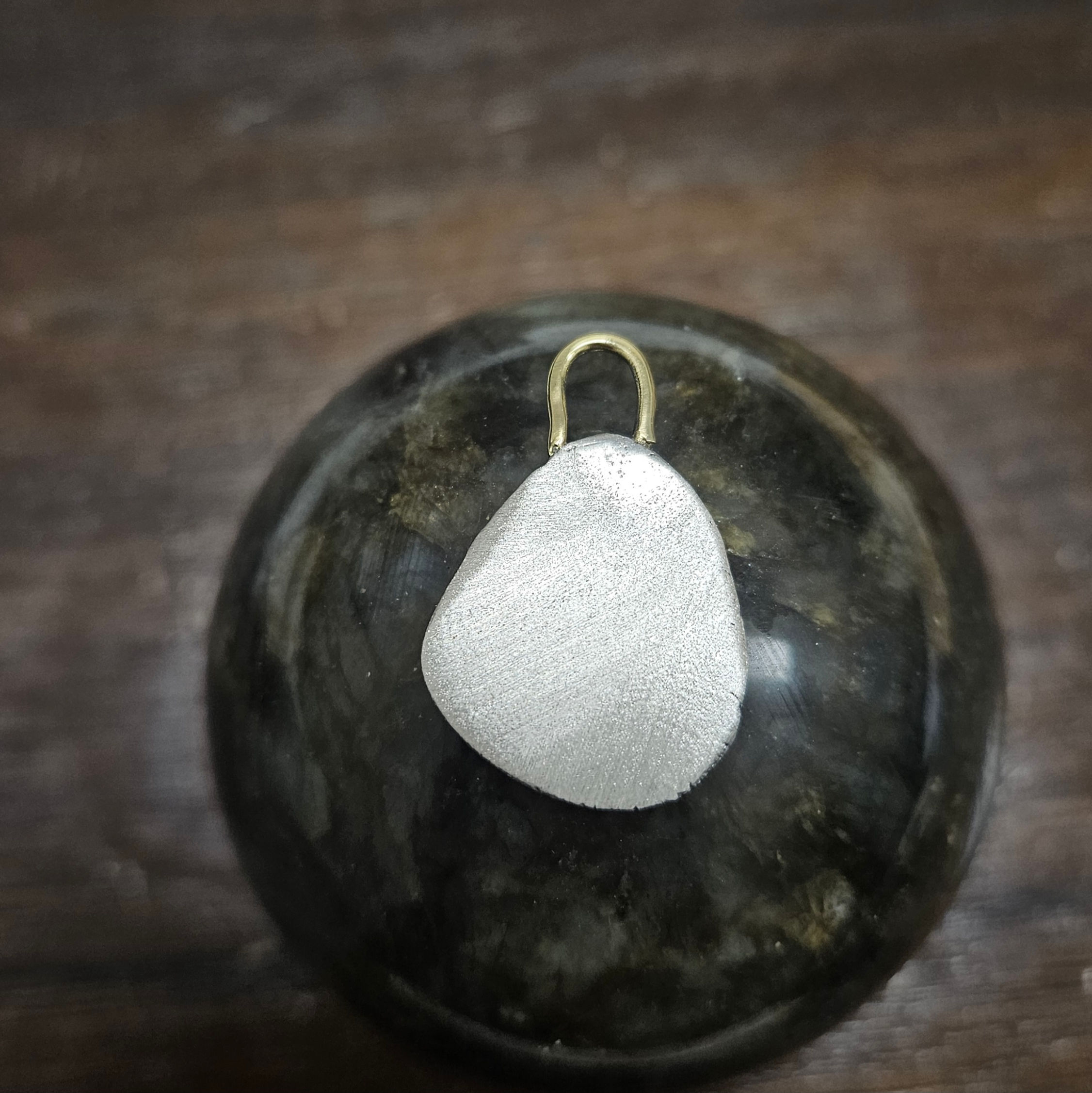 Medium Potere Amulet Trillion