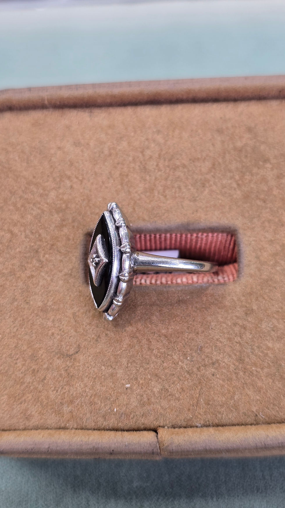 Miniaturbild: Estate Marquise Onyx Ring