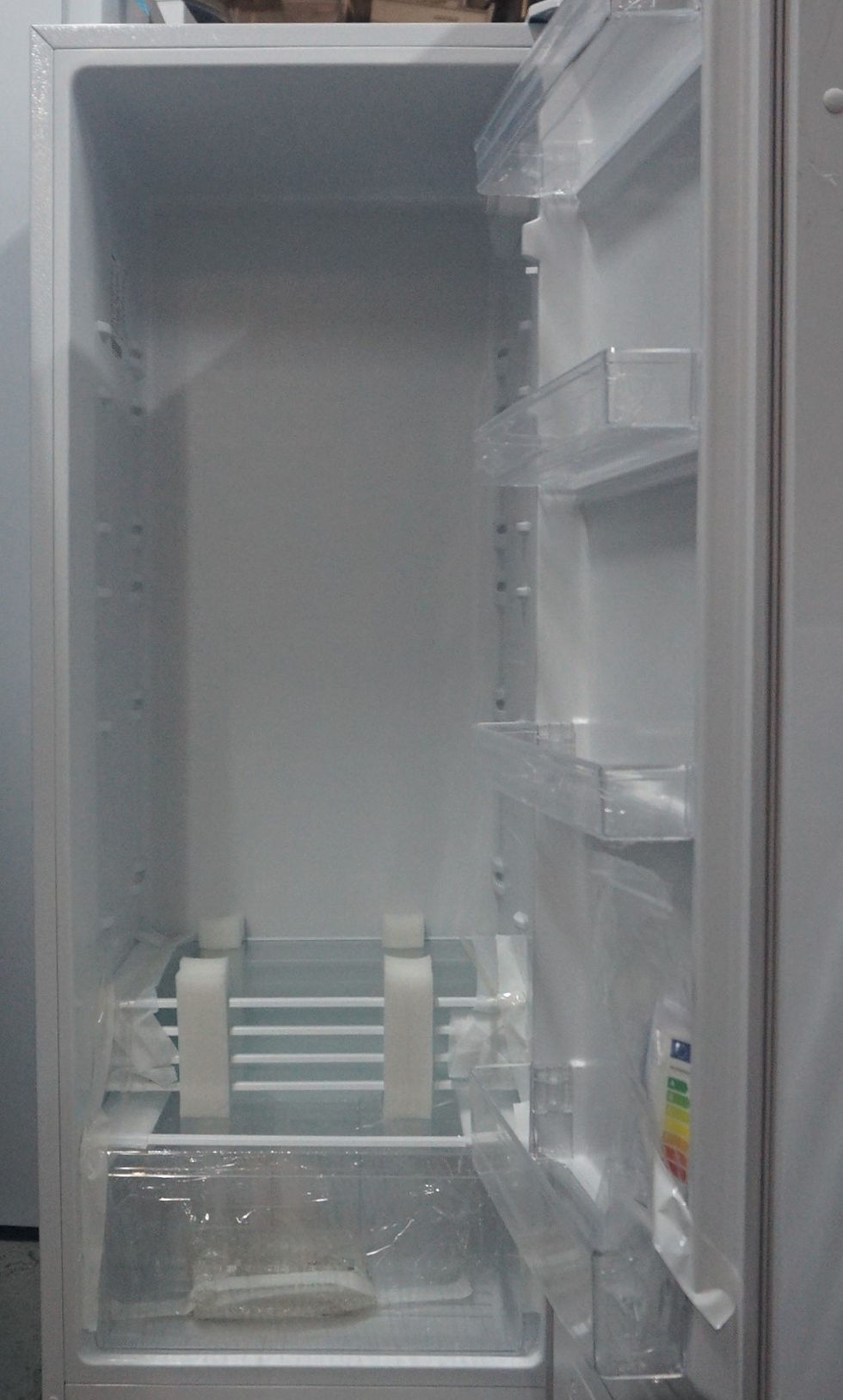 Thumbnail: Fridgemaster MTL55242E 55cm Tall Larder Fridge - White