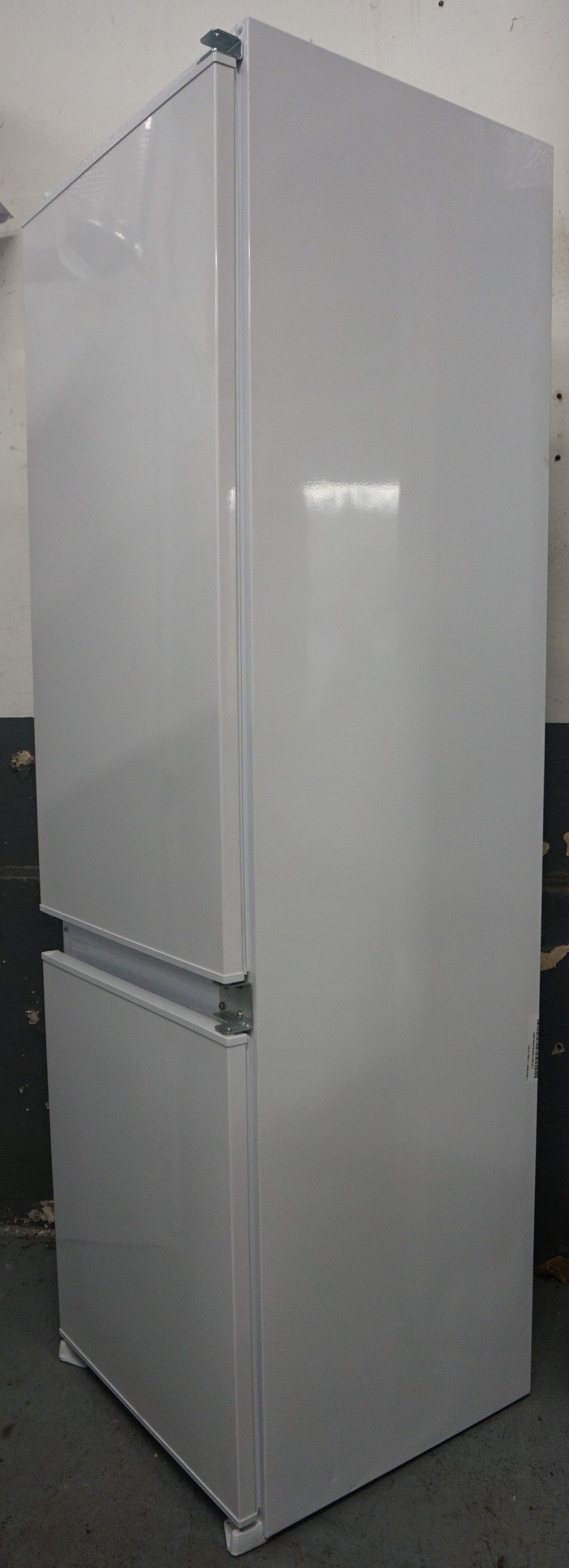Thumbnail: LOGIK LIFF7024 Integrated 70/30 Fridge Freezer - Sliding Hinge