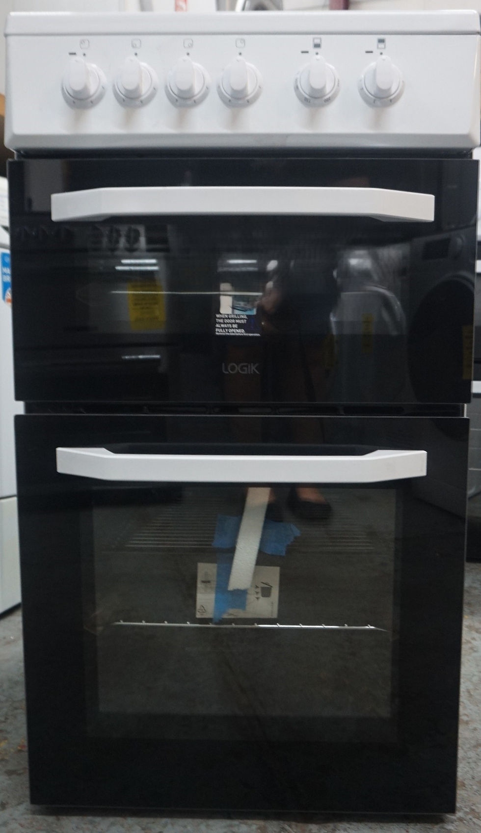 Thumbnail: LOGIK LFTC50W23 50cm Electric Ceramic Cooker - White