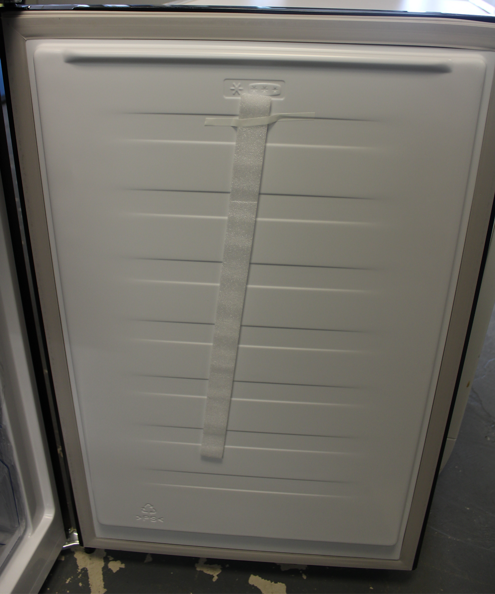 Thumbnail: Fridgemaster MC55240EB 252Litre 50/50 Freestanding Fridge Freezer -Black