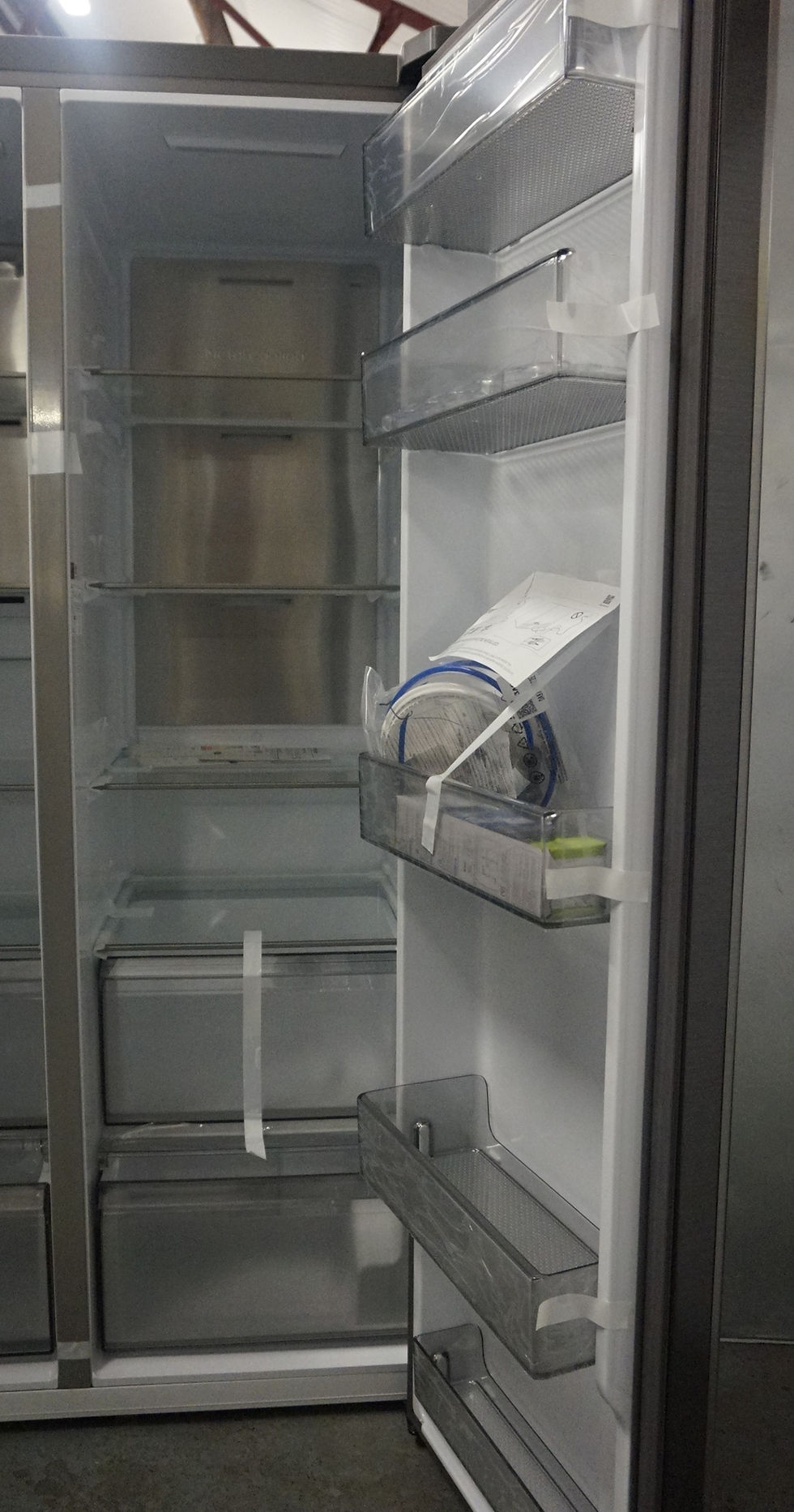 Thumbnail: SAMSUNG RS70F64KETEU Freestanding American Fridge Freezer - Silver