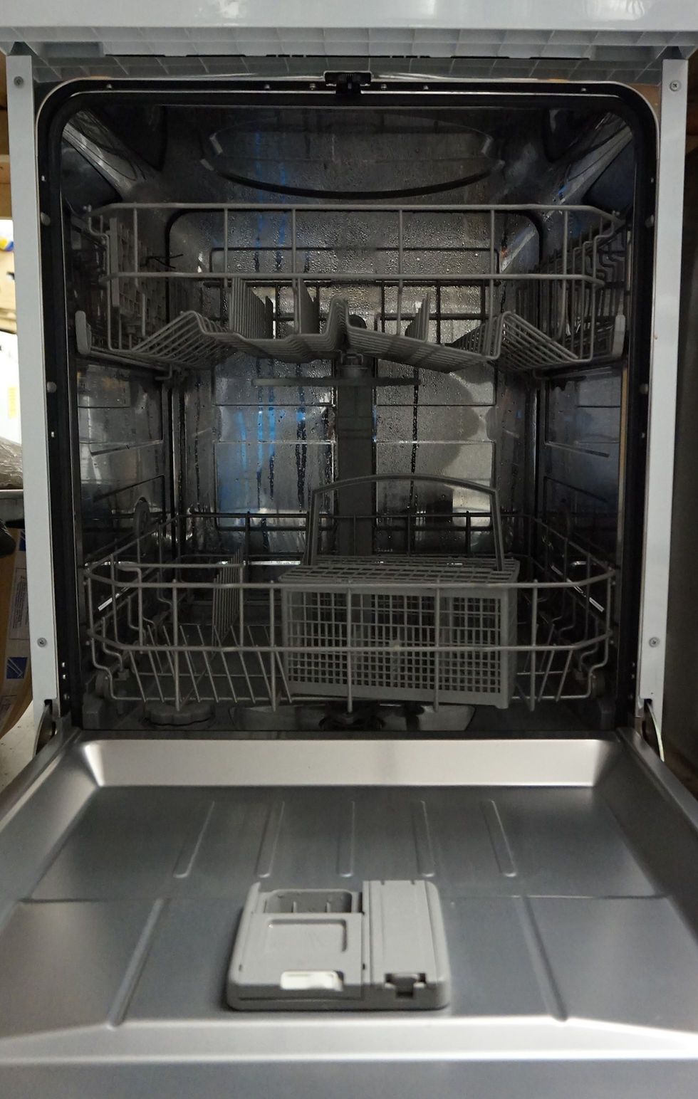 Thumbnail: COMFEE CDWPF1201PW Freestanding Dishwasher Full Size 12 place setting