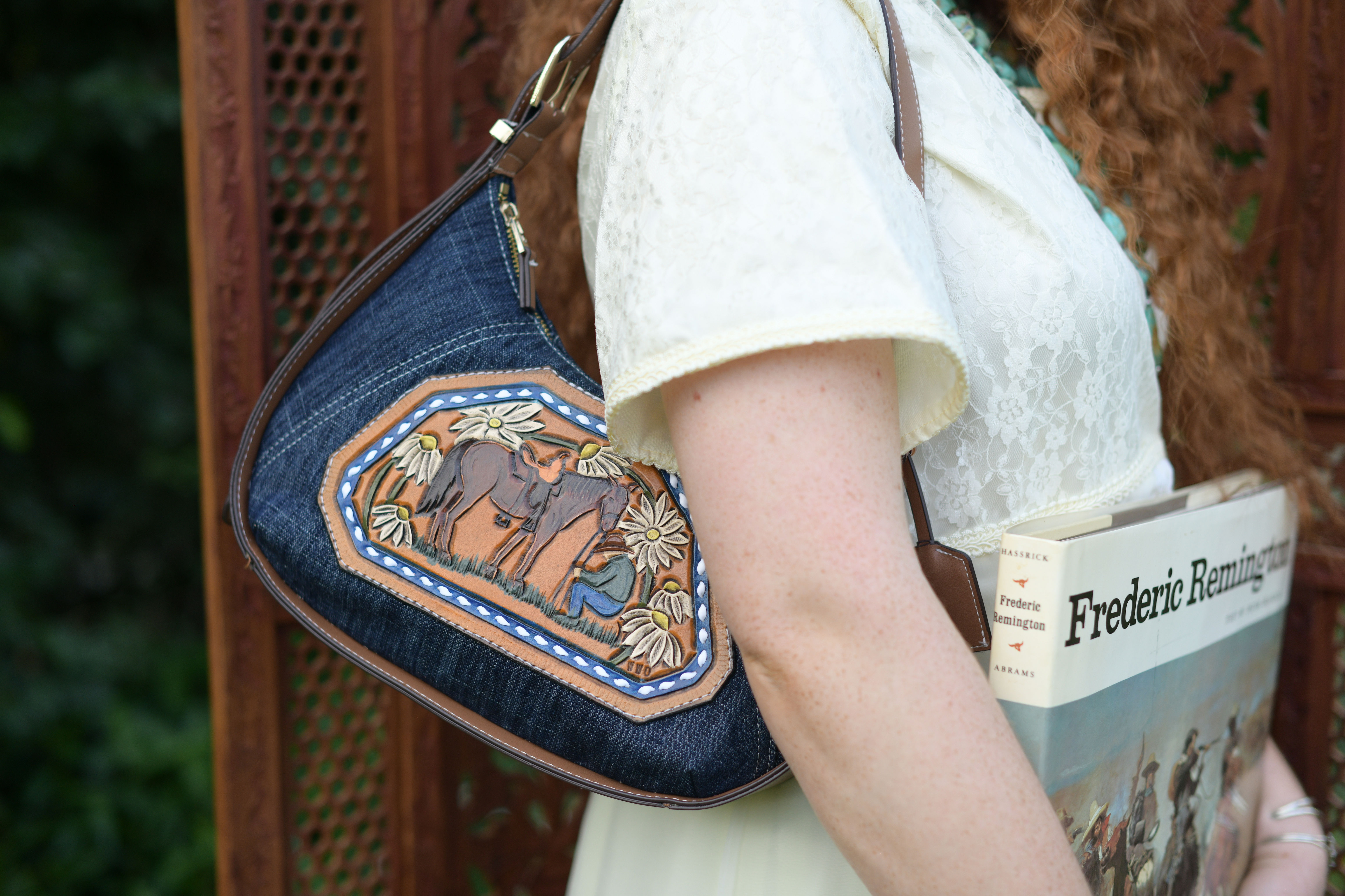 A Daisy if ya do Purse