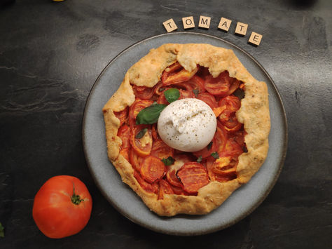 Tarte rustique aux tomates anciennes 