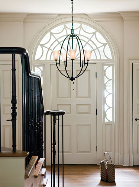 Selecting the perfect sized chandelier for your Foyer