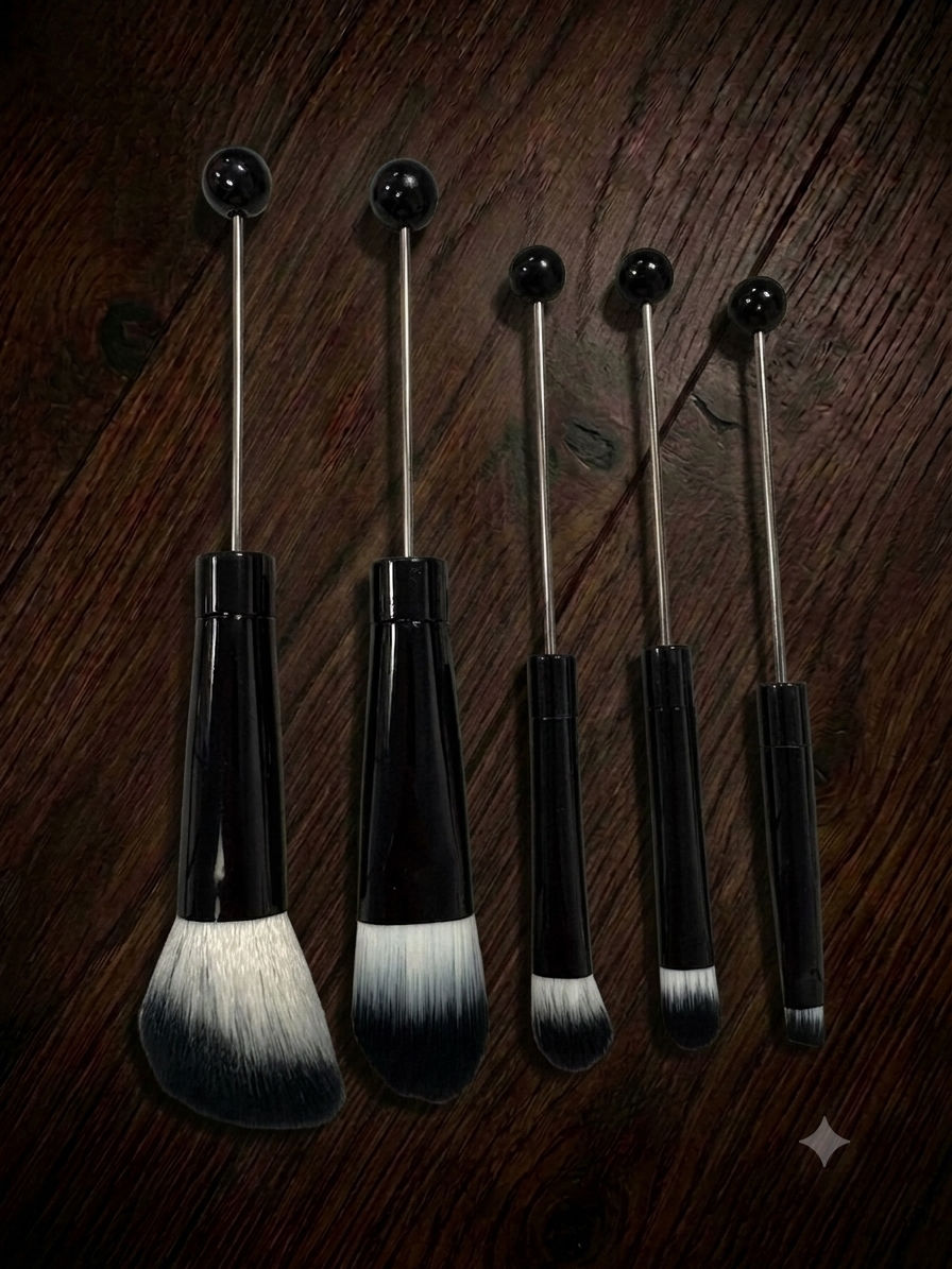 Thumbnail: Beadable Make-Up Brushes