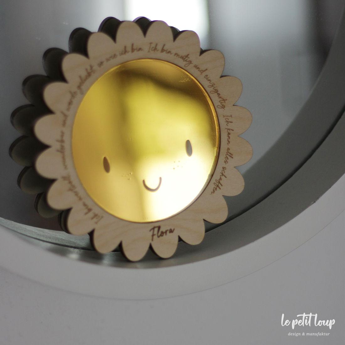 Kinderspiegel Blume aus Holz & Acrylglas I Daisy I Affirmation