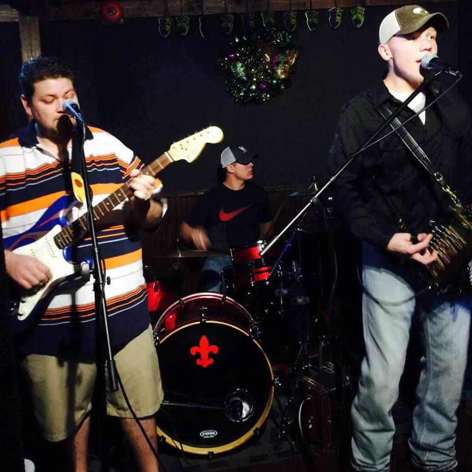 10943675_917366271630601_1367596253869263900_n