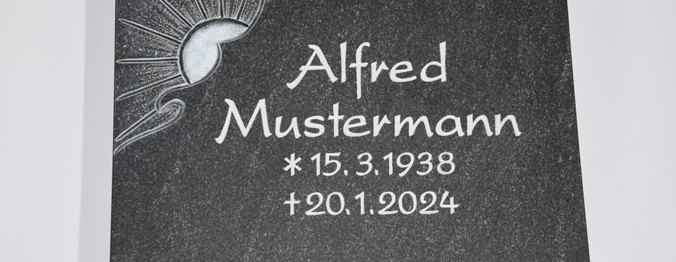 Steinplatte mit Schrift