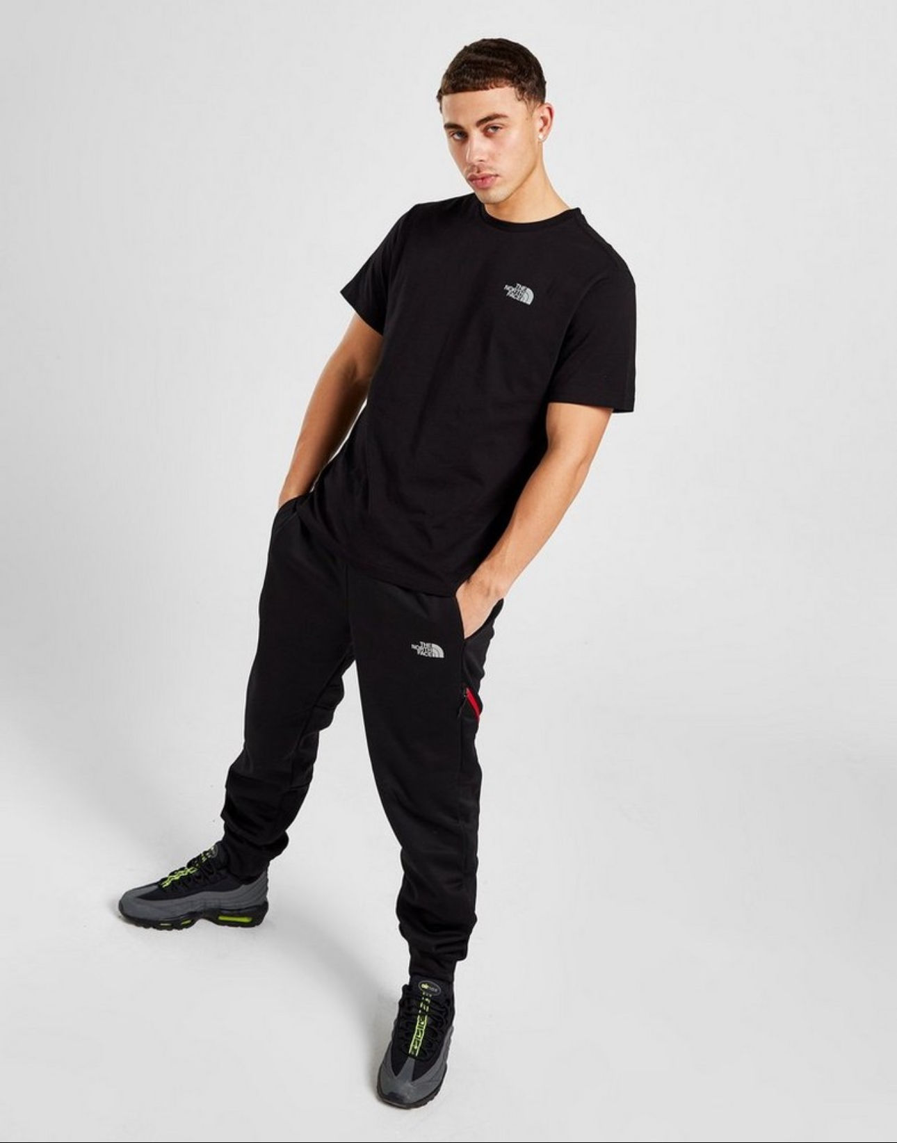 The North Face Simple Dome T-Shirt TNF Black front model