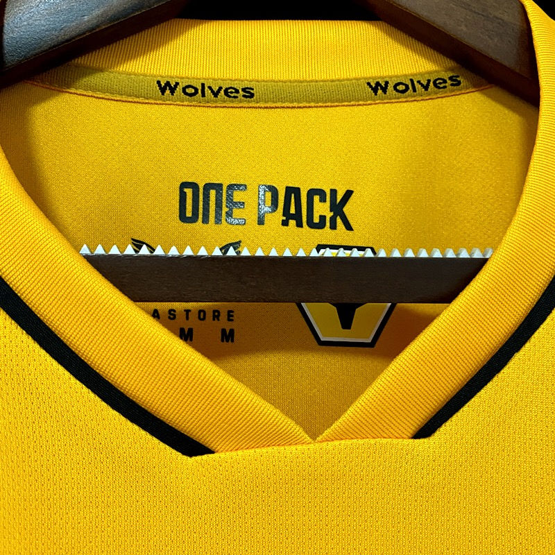 Miniatura: Camisa Wolves I 21/22 Amarela - Adidas - Masculino Torcedor